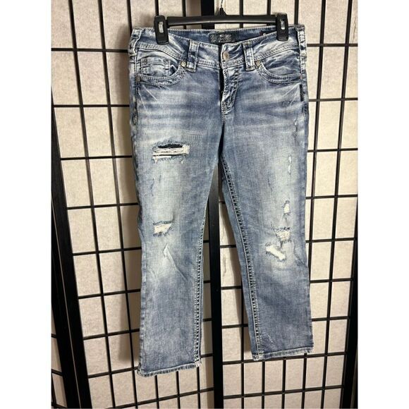 Silver Jeans Co Suki Mid Capri Distressed Light Wash Blue Jeans - Picture 2 of 8